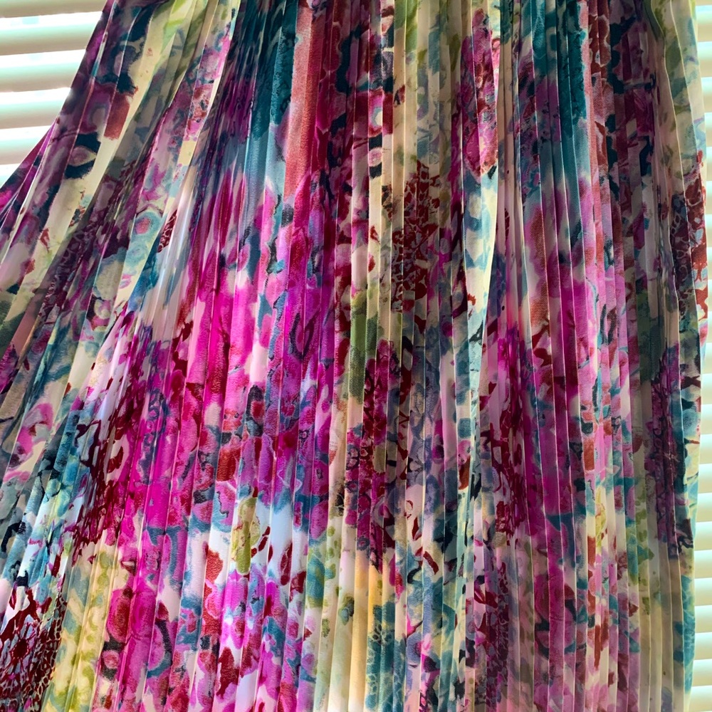 Pleated colorful skirt